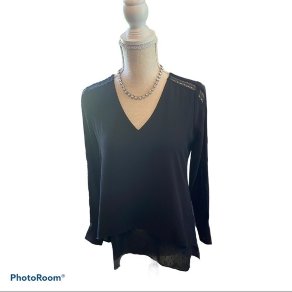 White‎ House Black Market Black Flowy Blouse XXS